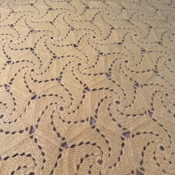 Vintage handmade blanket yellow wool  Hexagonal-Swirl pattern  43” x 72” - Picture 3 of 6